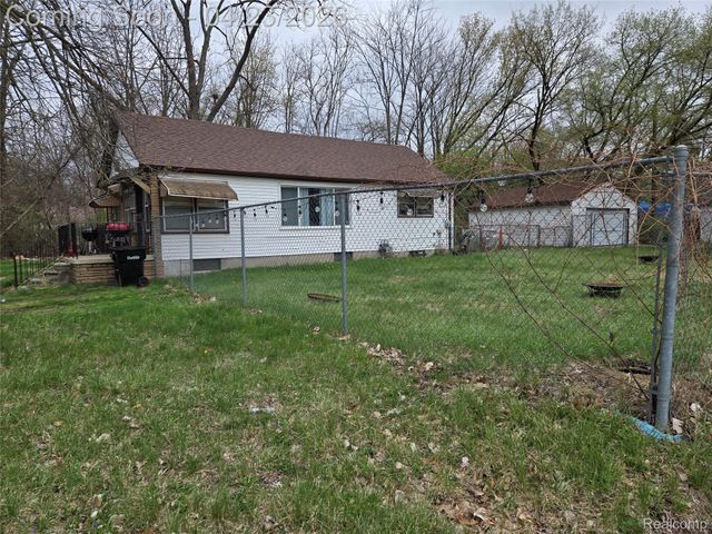 19410 Kentfield Street, Detroit, MI 48219