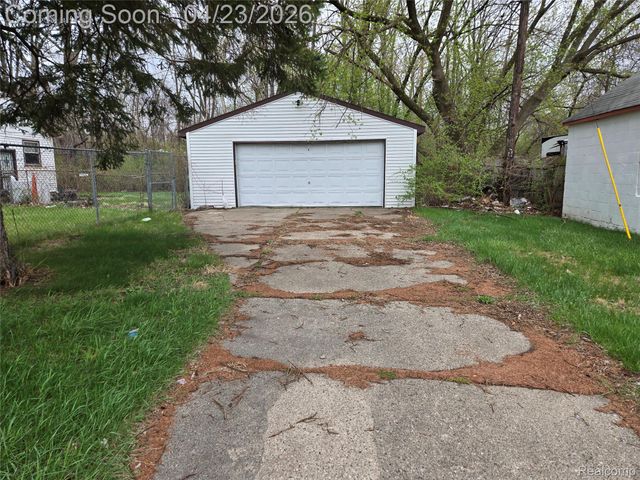 19410 Kentfield Street, Detroit, MI 48219