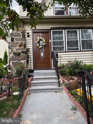 111 OAKLEY RD, Upper Darby, PA 19082