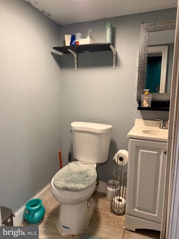 111 OAKLEY RD, Upper Darby, PA 19082