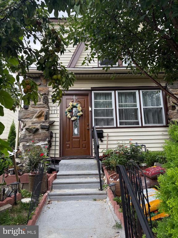 111 OAKLEY RD, Upper Darby, PA 19082