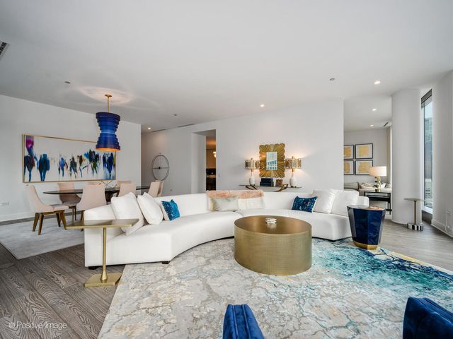 403 N Wabash Avenue 15A, Chicago, IL 60611