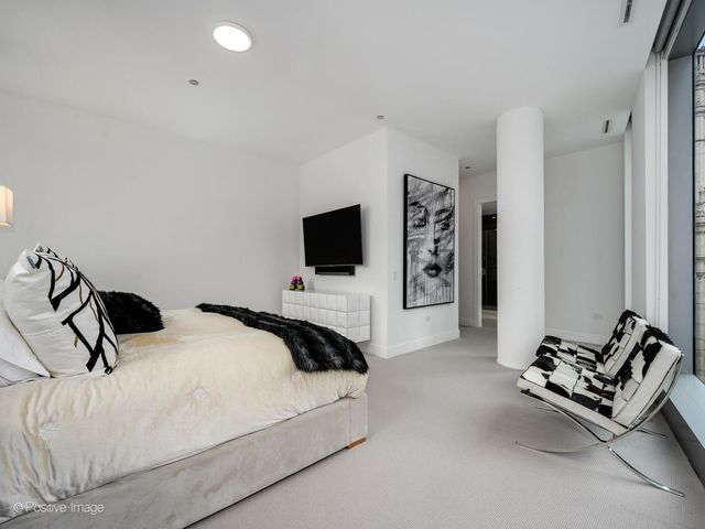 403 N Wabash Avenue 15A, Chicago, IL 60611