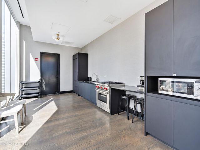 403 N Wabash Avenue 15A, Chicago, IL 60611