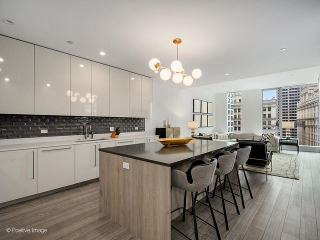 403 N Wabash Avenue 15A, Chicago, IL 60611