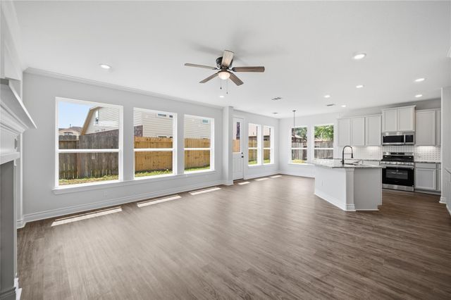 1015 Fairway Drive, La Porte, TX 77571