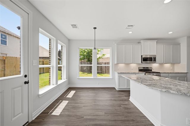 1015 Fairway Drive, La Porte, TX 77571