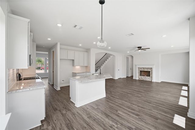 1015 Fairway Drive, La Porte, TX 77571
