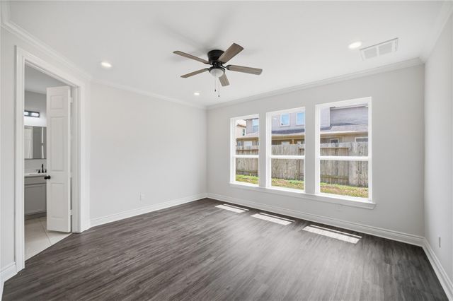 1015 Fairway Drive, La Porte, TX 77571