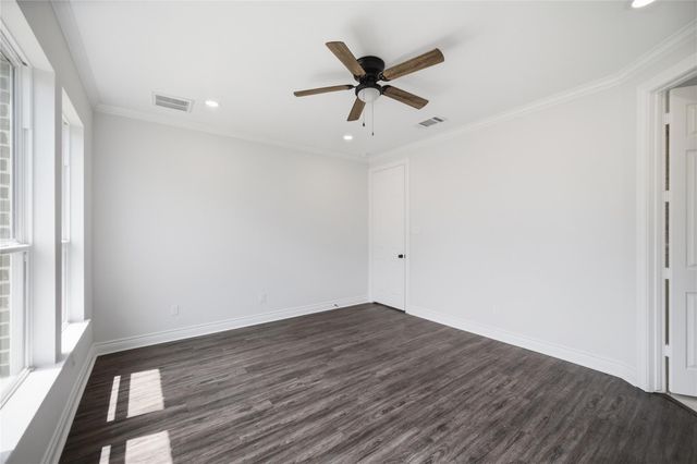 1015 Fairway Drive, La Porte, TX 77571