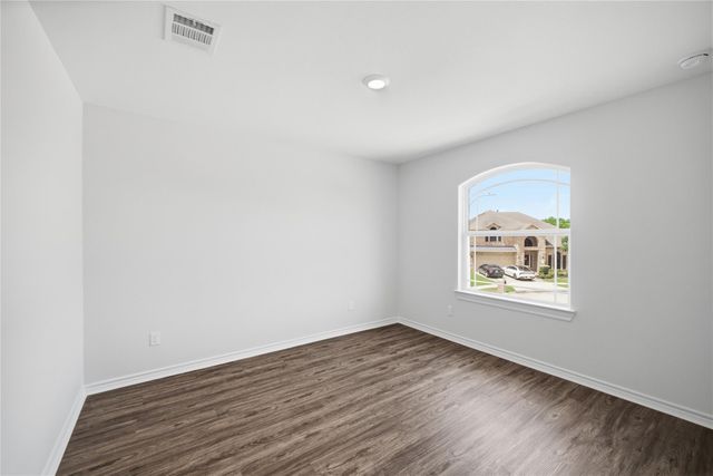 1015 Fairway Drive, La Porte, TX 77571