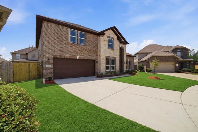 1015 Fairway Drive, La Porte, TX 77571