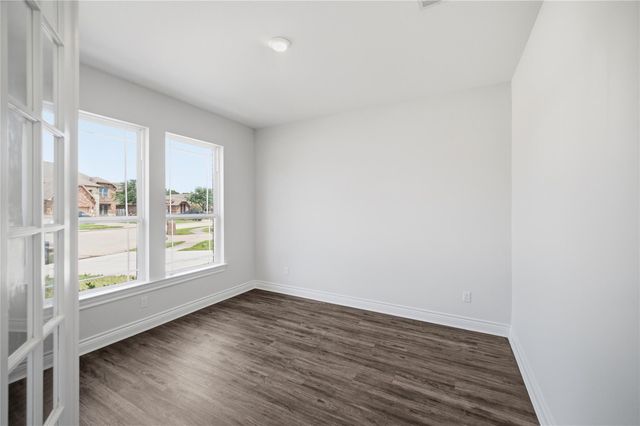 1015 Fairway Drive, La Porte, TX 77571