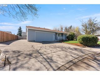 955 WILDFLOWER St Ne, Salem, OR 97301