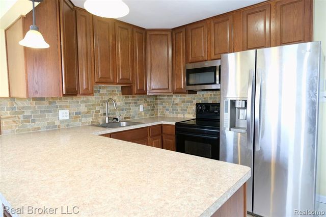 2141 Mahan Street, Ferndale, MI 48220