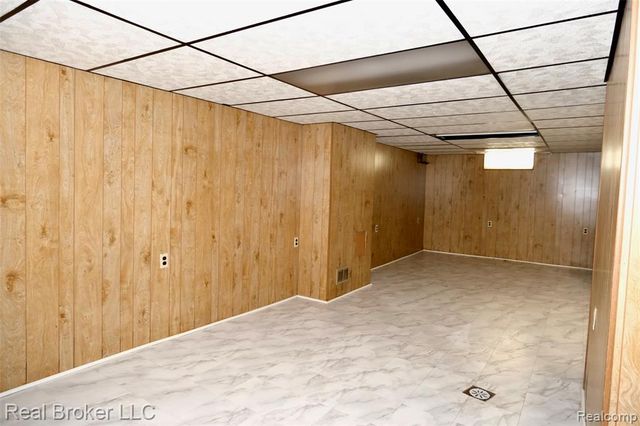 2141 Mahan Street, Ferndale, MI 48220