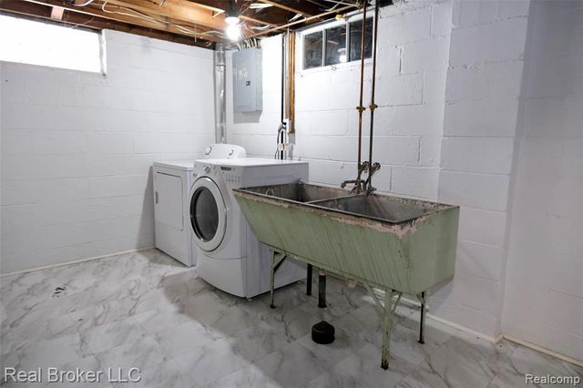 2141 Mahan Street, Ferndale, MI 48220