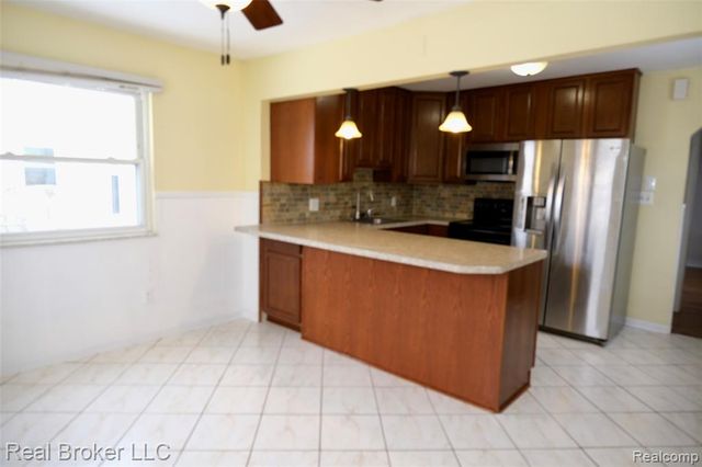 2141 Mahan Street, Ferndale, MI 48220