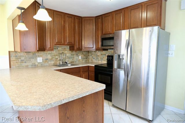 2141 Mahan Street, Ferndale, MI 48220