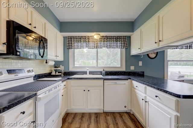 36058 Barkley Street, Livonia, MI 48154