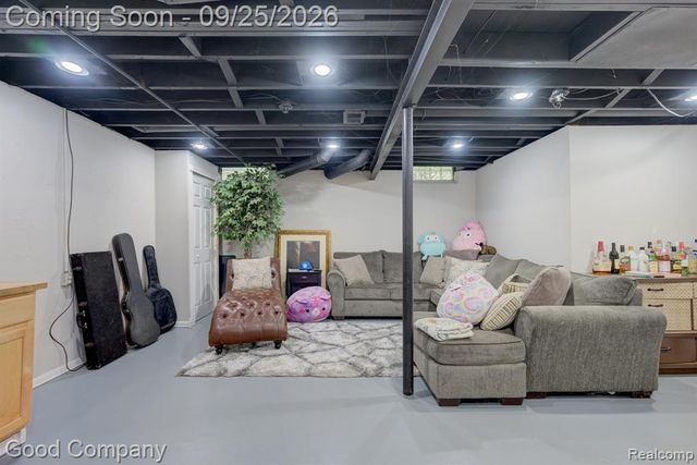 36058 Barkley Street, Livonia, MI 48154