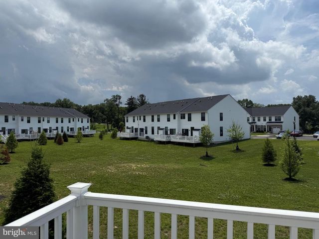 8005 MILLTOWN CIR, Cheltenham, PA 19012