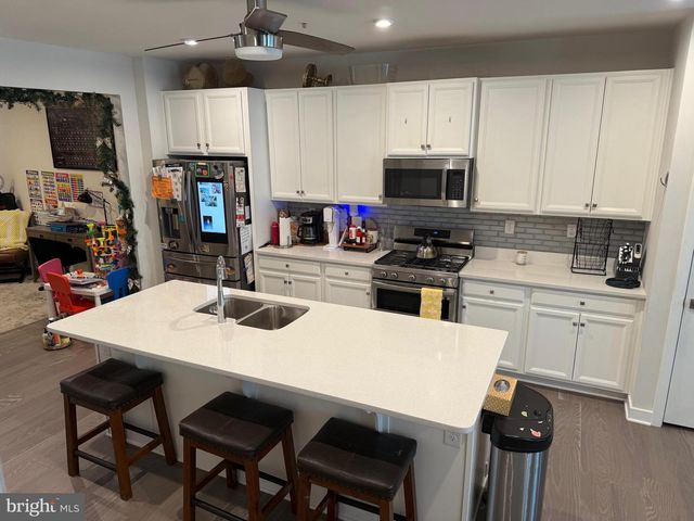 8005 MILLTOWN CIR, Cheltenham, PA 19012