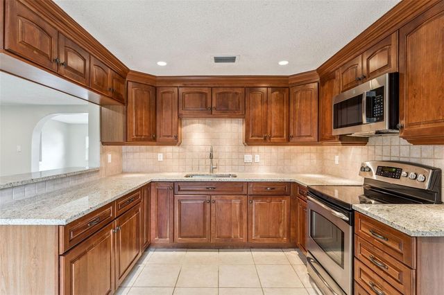 1221 LAKE DOWNEY DRIVE, Orlando, FL 32825