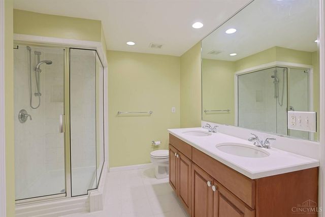 3486 Forestoak Court, Cincinnati, OH 45208