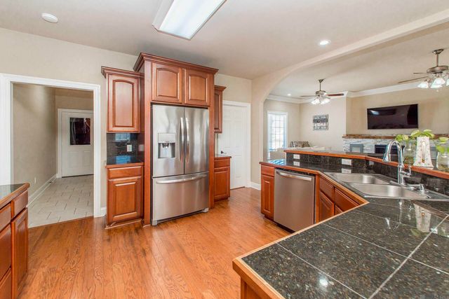 1005 Woodview Dr, Stephensville, LA 70380