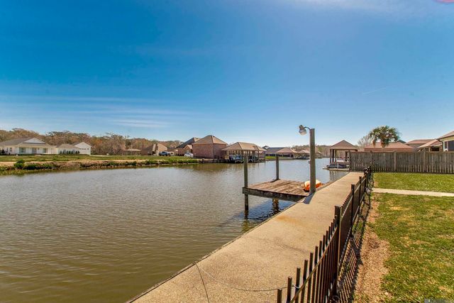 1005 Woodview Dr, Stephensville, LA 70380