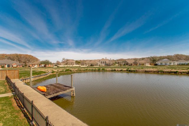 1005 Woodview Dr, Stephensville, LA 70380