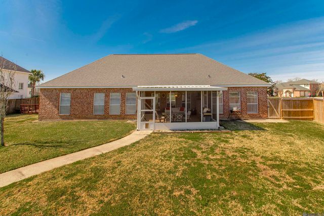1005 Woodview Dr, Stephensville, LA 70380