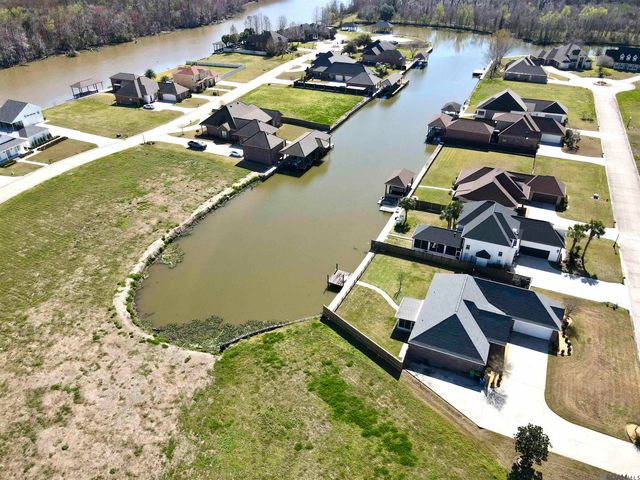 1005 Woodview Dr, Stephensville, LA 70380