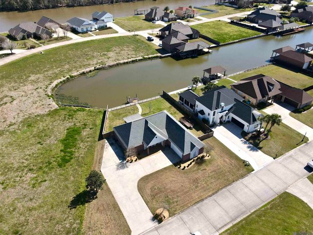 1005 Woodview Dr, Stephensville, LA 70380