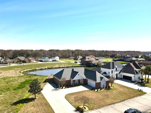 1005 Woodview Dr, Stephensville, LA 70380