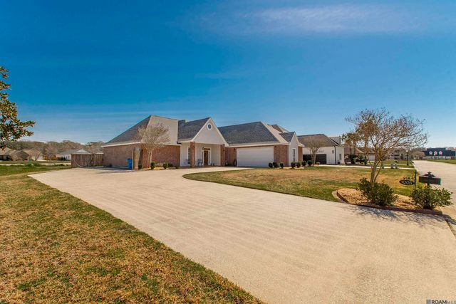 1005 Woodview Dr, Stephensville, LA 70380