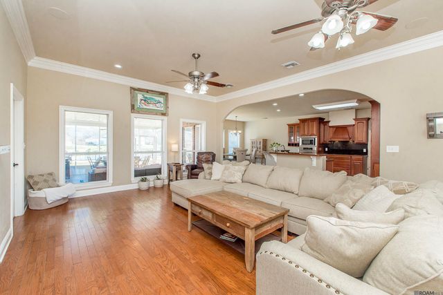 1005 Woodview Dr, Stephensville, LA 70380