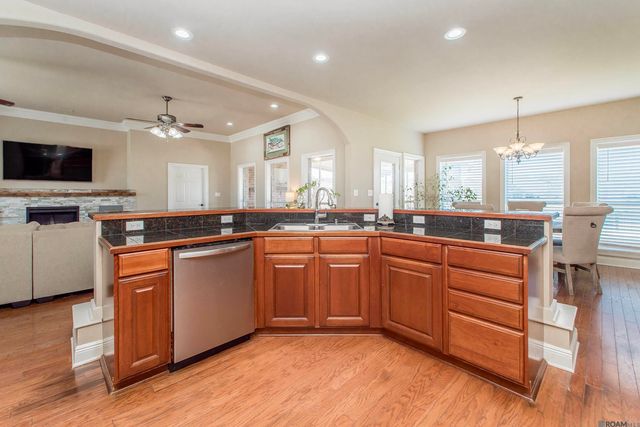 1005 Woodview Dr, Stephensville, LA 70380