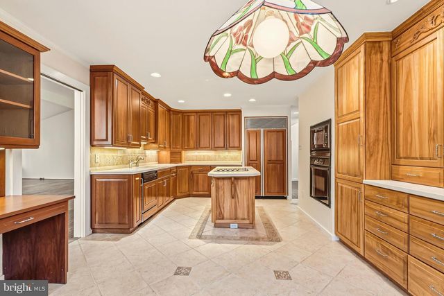 2 RIDERWOOD STA, Towson, MD 21204