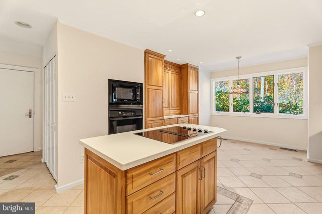 2 RIDERWOOD STA, Towson, MD 21204