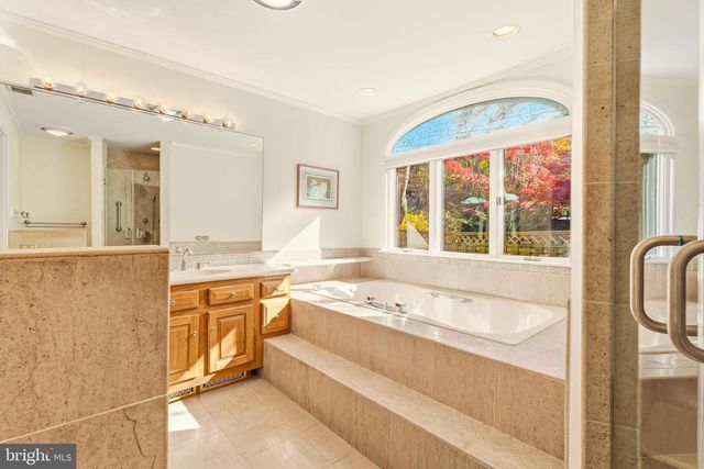 2 RIDERWOOD STA, Towson, MD 21204