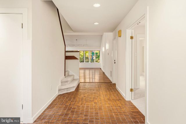 2 RIDERWOOD STA, Towson, MD 21204