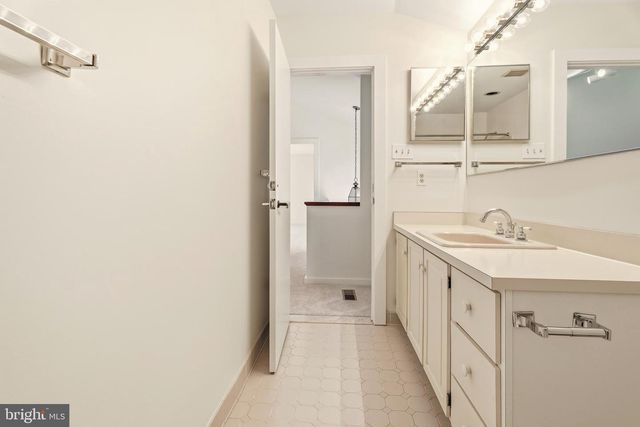 2 RIDERWOOD STA, Towson, MD 21204