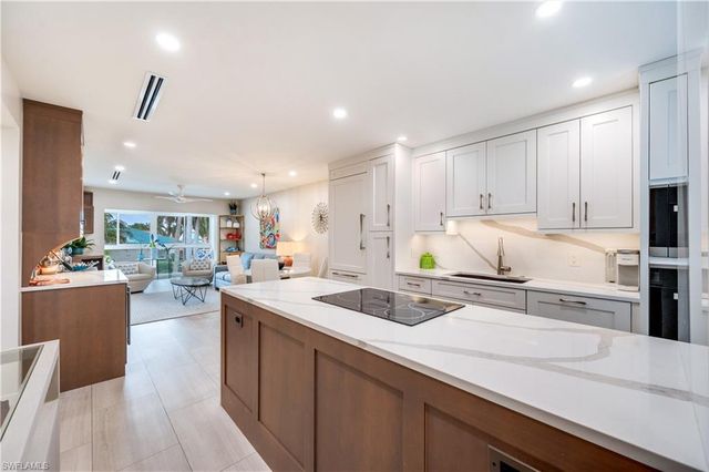 1021 3rd ST S 310, Naples, FL 34102