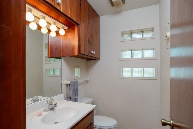 321 W Knipe Avenue, Perkins, OK 74059