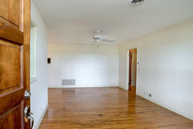 321 W Knipe Avenue, Perkins, OK 74059