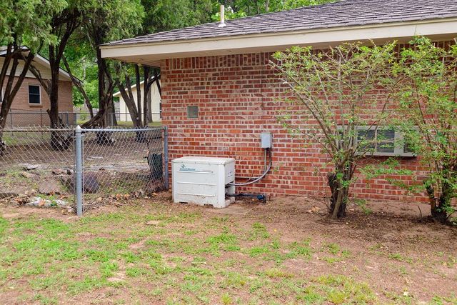 321 W Knipe Avenue, Perkins, OK 74059