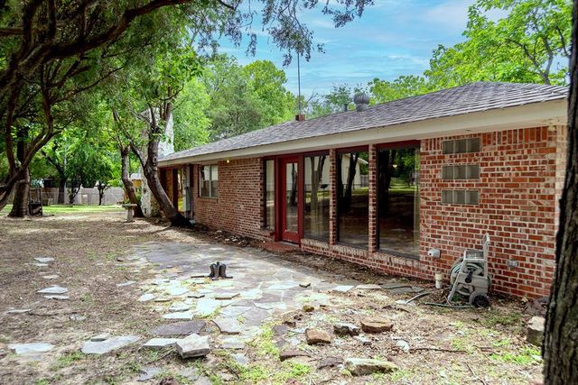 321 W Knipe Avenue, Perkins, OK 74059