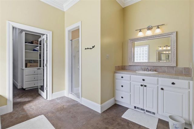 4817 Riverview Lane, Lake Charles, LA 70605